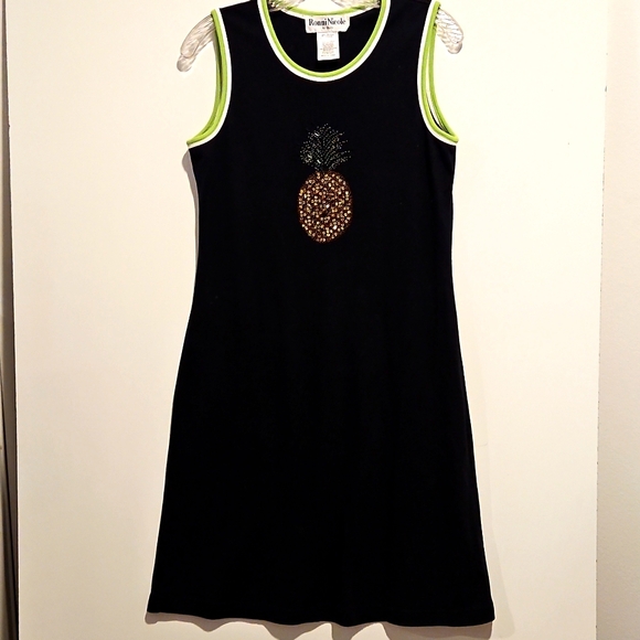 Ronni Nicole Dresses & Skirts - Ronni Nicole by Ouida Black sleeveless Dress Pineapple Sequin Beaded Graphic Med